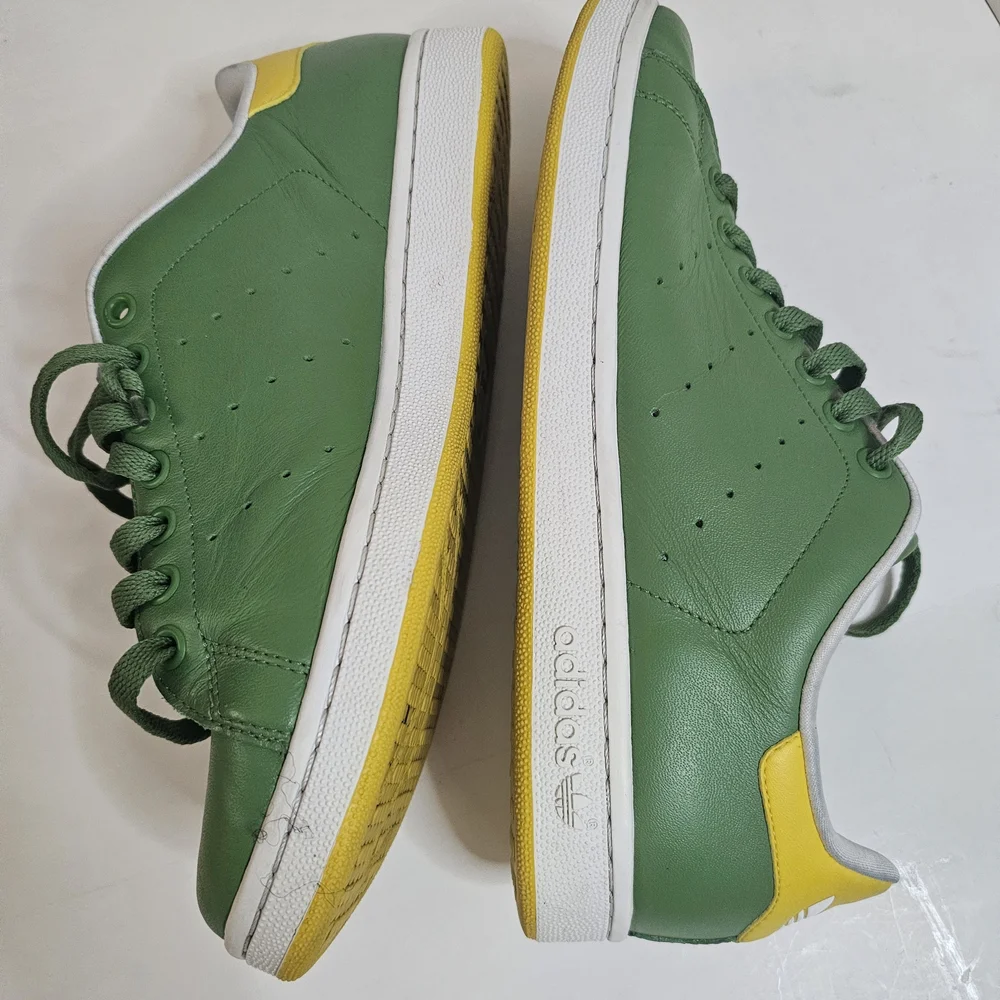 RARE Adidas Green Sneakers - Picture 5 of 9
